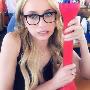 Kat timpf page leaked private photo uncensored HD quality