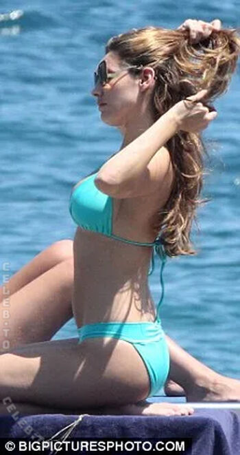 Kelly brook leaked private photo uncensored HD quality