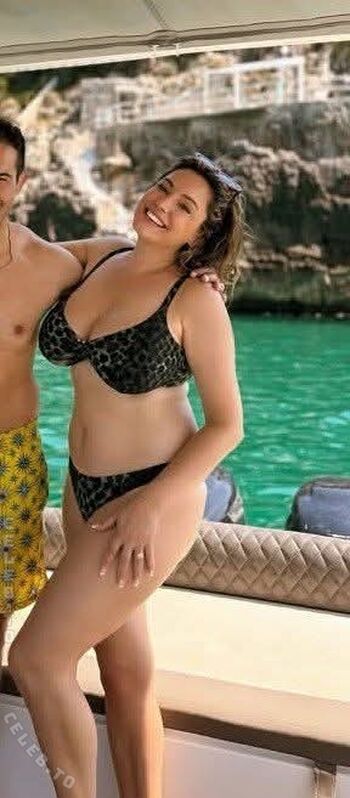 Kelly brook page leaked private photo uncensored HD quality