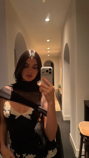 Kendall jenner  page leaked private photo uncensored HD quality