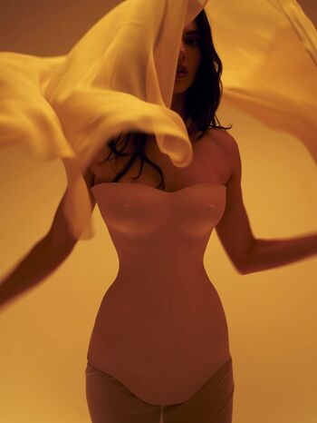 Kendall jenner  page leaked private photo uncensored HD quality