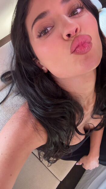 Kylie jenner  page leaked private photo uncensored HD quality