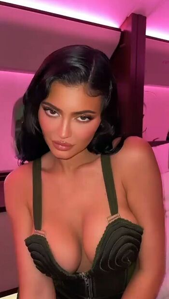 Kylie jenner  page leaked private photo uncensored HD quality