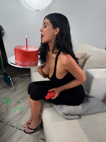 Kylie jenner  page leaked private photo uncensored HD quality