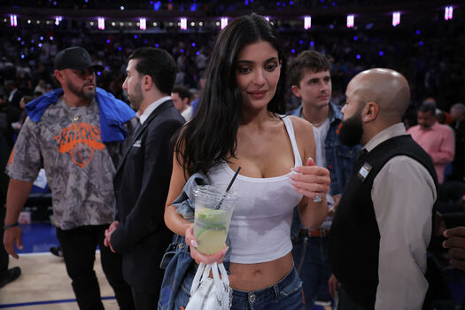 Kylie jenner leaked private photo uncensored HD quality