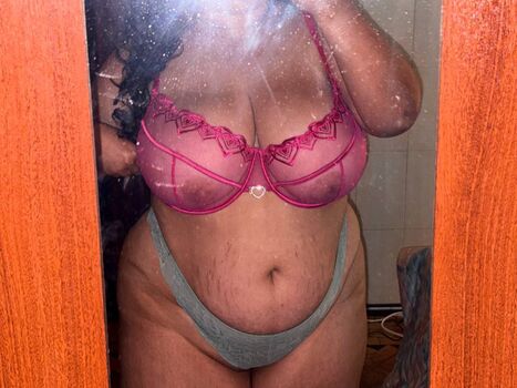 Lady leaked private photo uncensored HD quality