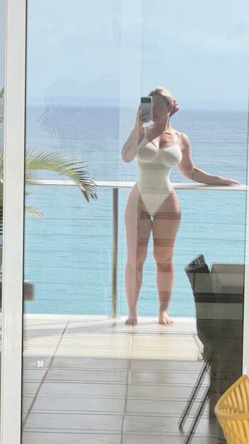 Laurine   page leaked private photo uncensored HD quality