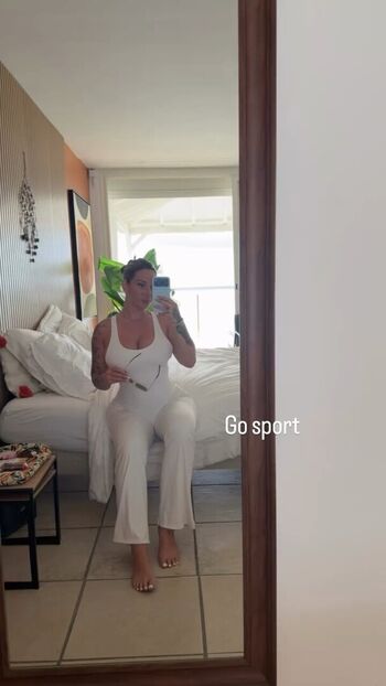 Laurine   page leaked private photo uncensored HD quality