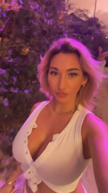 Laurine   page leaked private photo uncensored HD quality