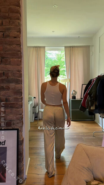 Lea breuer page leaked private photo uncensored HD quality