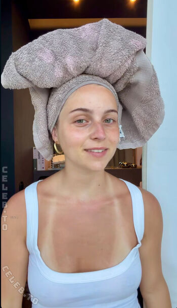Lea breuer page leaked private photo uncensored HD quality