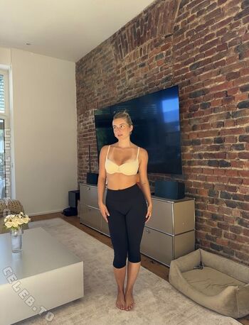 Lea breuer page leaked private photo uncensored HD quality