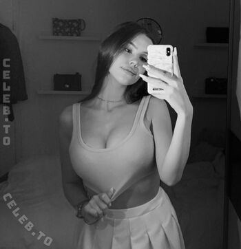 Lizezki leaked private photo uncensored HD quality