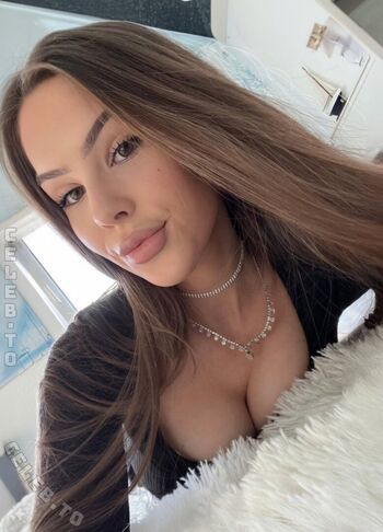 Lizezki leaked private photo uncensored HD quality