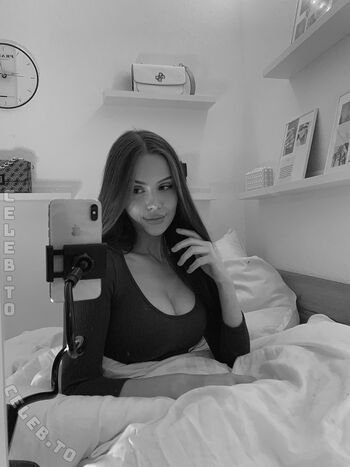 Lizezki leaked private photo uncensored HD quality