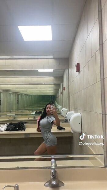 Lizzywurst page leaked private photo uncensored HD quality