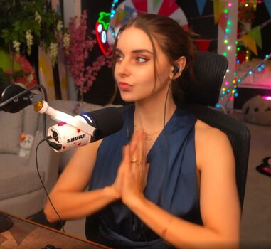 Loserfruit  page leaked private photo uncensored HD quality