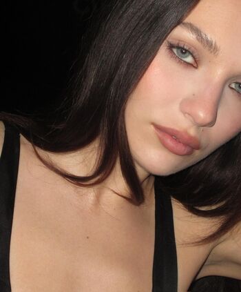 Maddie ziegler  page leaked private photo uncensored HD quality