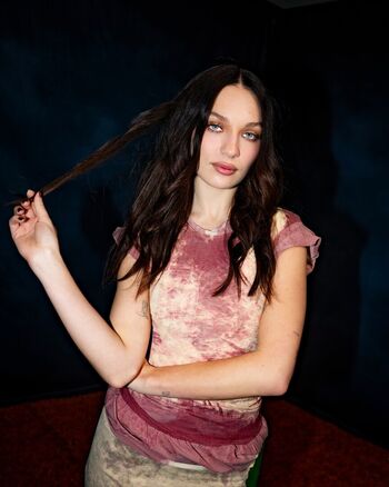 Maddie ziegler  page leaked private photo uncensored HD quality