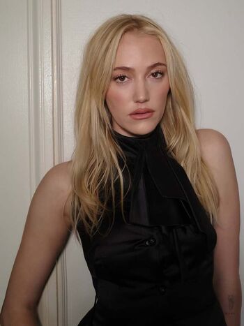 Maika monroe page leaked private photo uncensored HD quality