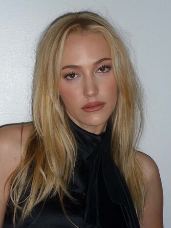 Maika monroe page leaked private photo uncensored HD quality