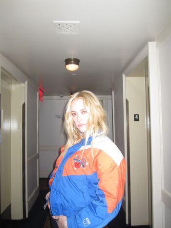 Maika monroe page leaked private photo uncensored HD quality