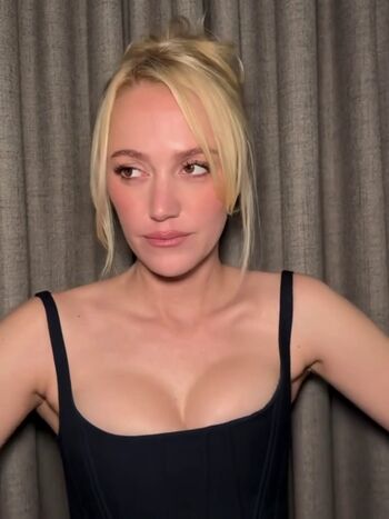 Maika monroe page leaked private photo uncensored HD quality