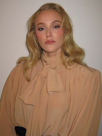 Maika monroe page leaked private photo uncensored HD quality