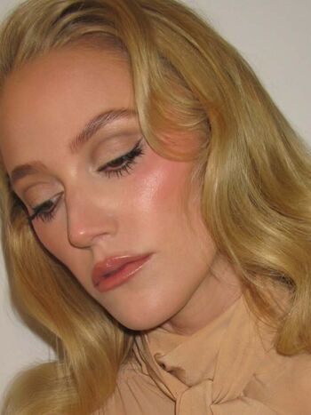 Maika monroe page leaked private photo uncensored HD quality