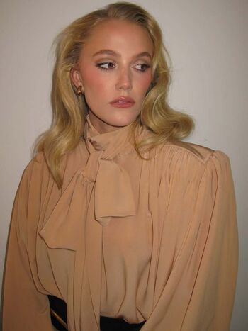 Maika monroe page leaked private photo uncensored HD quality