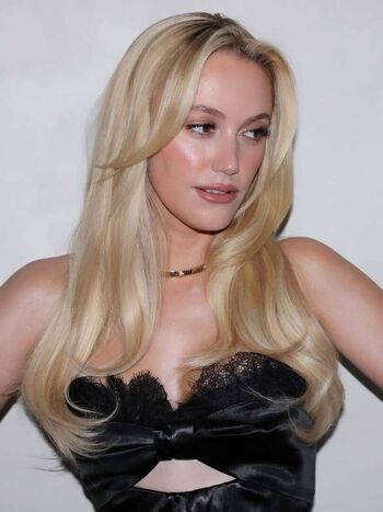 Maika monroe page leaked private photo uncensored HD quality