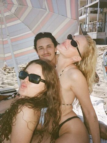 Maika monroe page leaked private photo uncensored HD quality