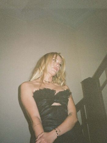Maika monroe page leaked private photo uncensored HD quality