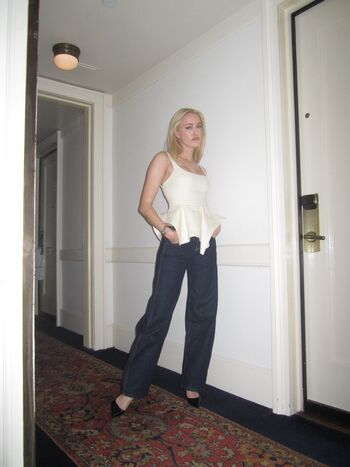 Maika monroe page leaked private photo uncensored HD quality