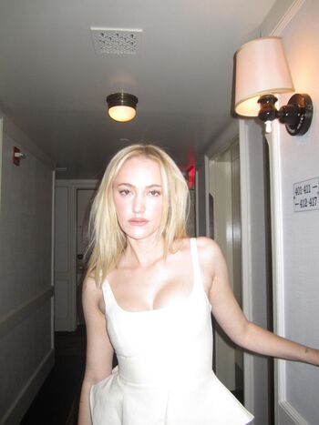 Maika monroe page leaked private photo uncensored HD quality