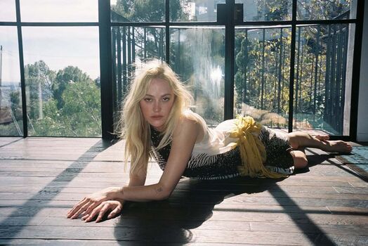 Maika monroe page leaked private photo uncensored HD quality