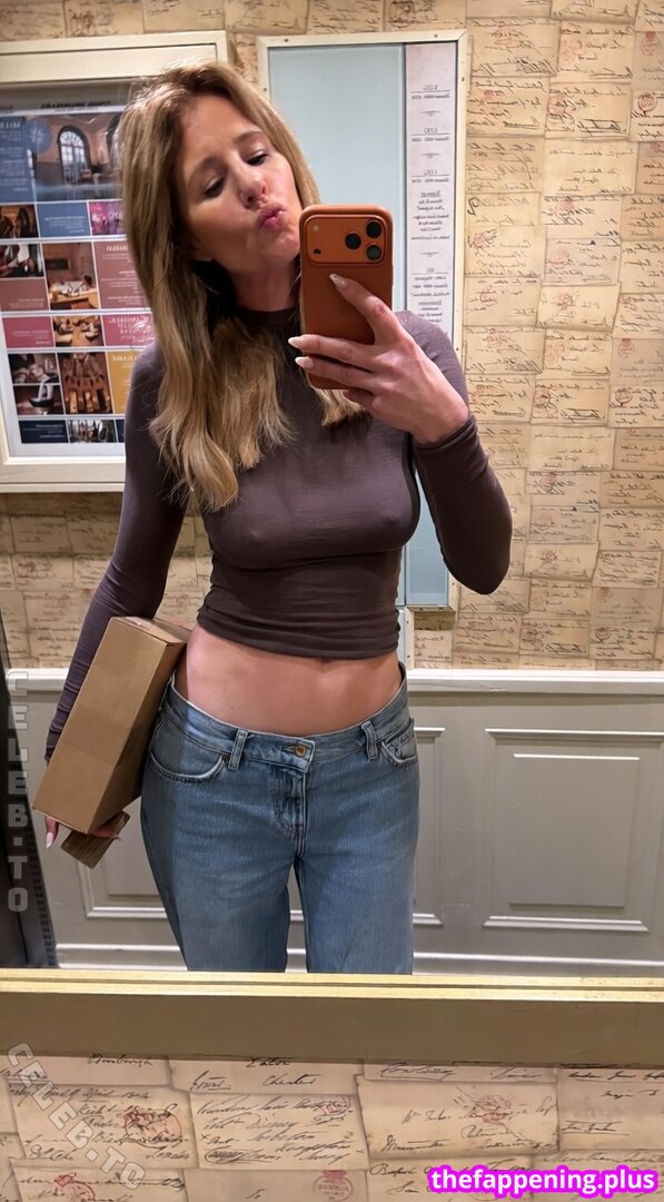 Sweetie fox leaked private photo uncensored HD quality