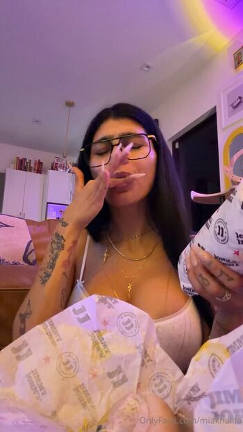Mia khalifa  page leaked private photo uncensored HD quality