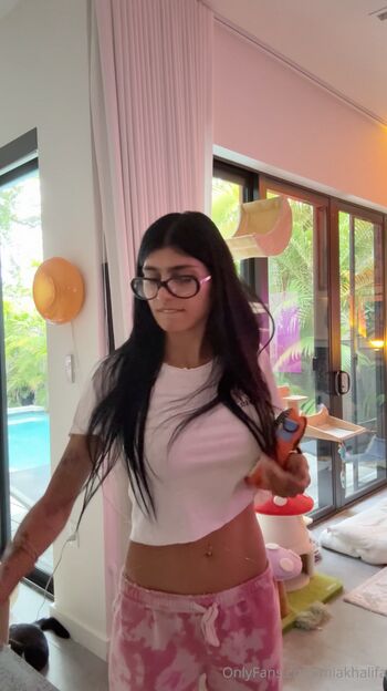 Mia khalifa  page leaked private photo uncensored HD quality