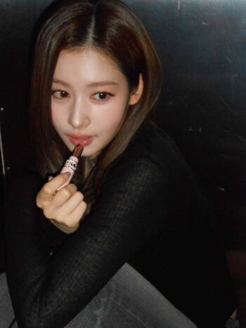 Minatozaki sana page leaked private photo uncensored HD quality