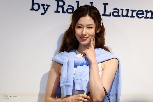 Minatozaki sana page leaked private photo uncensored HD quality