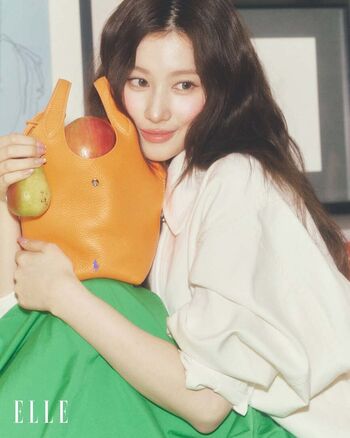 Minatozaki sana page leaked private photo uncensored HD quality