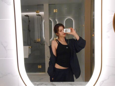 Minatozaki sana page leaked private photo uncensored HD quality