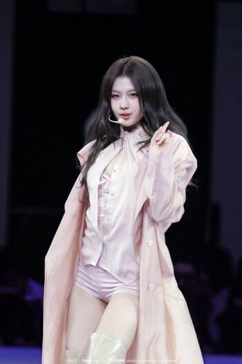 Minatozaki sana page leaked private photo uncensored HD quality