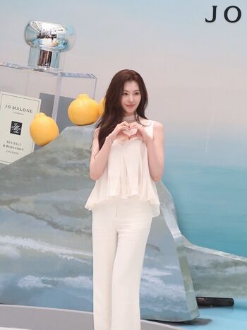 Minatozaki sana page leaked private photo uncensored HD quality