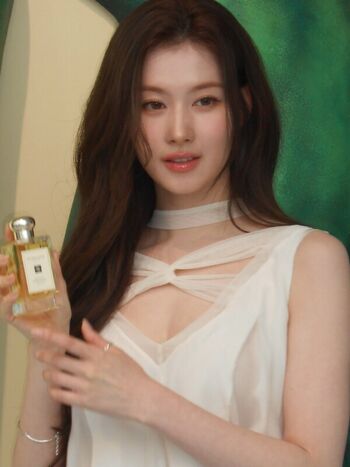 Minatozaki sana page leaked private photo uncensored HD quality