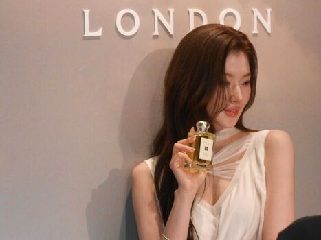 Minatozaki sana page leaked private photo uncensored HD quality