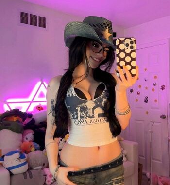 Oxythoughtin leaked private photo uncensored HD quality