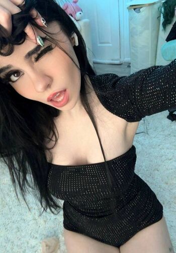 Oxythoughtin leaked private photo uncensored HD quality