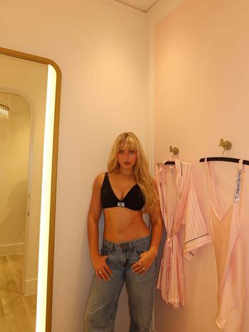 Phoebebzhang leaked private photo uncensored HD quality